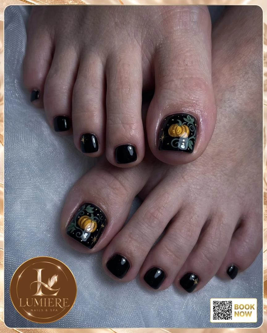 Halloween nail art